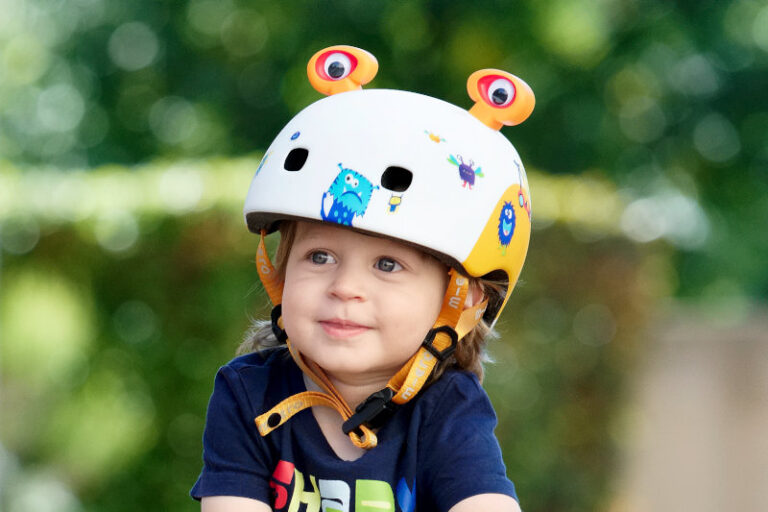 Dětská helma Micro Monsters: Kvalitní cyklo helma s designem roztomilých příšerek
